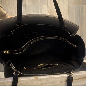 Black patent Tory Burch shoulder bag